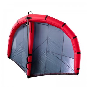 Aufblasbarer Folienflügel des erwachsenen Sommers im Freien Wasser