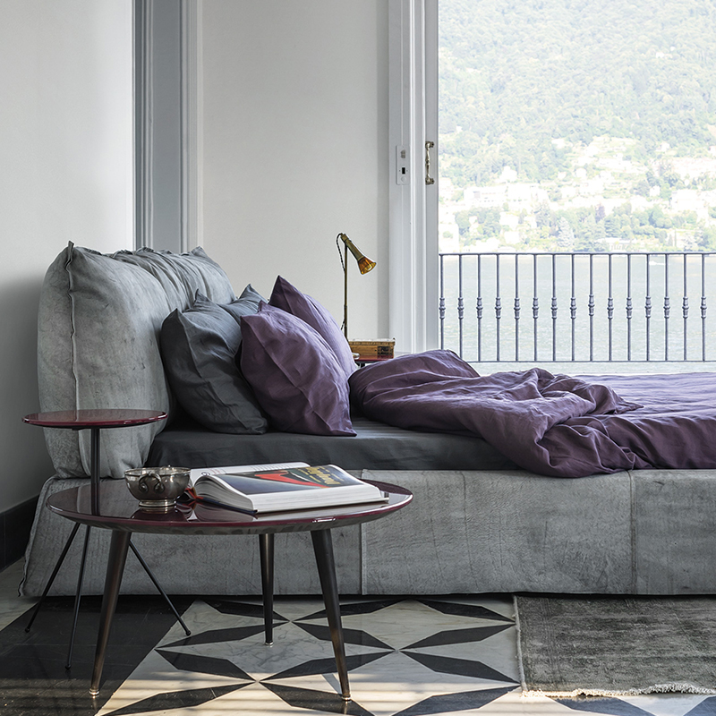 Italienisch minimalistischer Designer High -End -Meister Kingsize -Bett Moderne Königin Doppelbett Lederbett