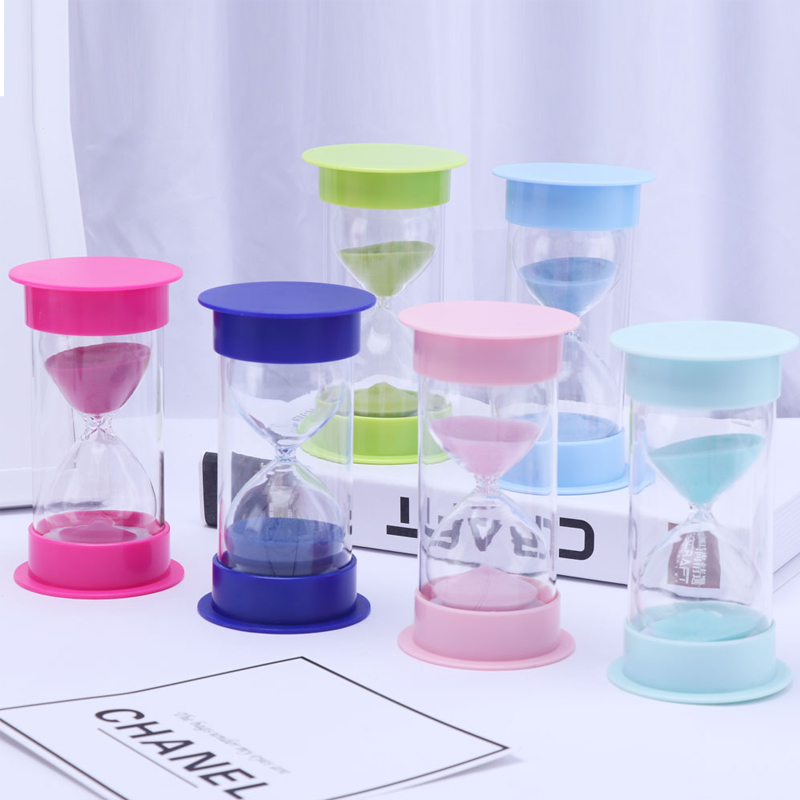 Amazon Hot Sale 30 Minuten grüner Plastikdekorationen Sanduhrglas 1 Minute Sandtimer 3 min Spiel Sandglas Fabrik Heiße Verkauf 15 30 60 Minuten Geschenk Buntes Souvenir Set Glas Sandtimer Design Sandglas