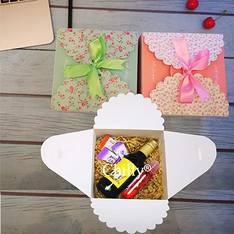Geschenkboxen, 4 dekorative Leckerbissenboxen, Kuchen, Kekse, Leckereien, Süßigkeiten und handgefertigte Badbomben Duschseifen Geschenkboxen für Weihnachten, Geburtstage, Feiertage, Hochzeiten (Blumenmuster)