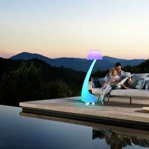 132 cm hohe Farbwechsel -Led -Eck -Stehlampe mit dimmbarer Fernbedienung