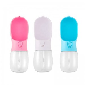 Food Grade Plastik Leckschutz tragbarer Welpe Wasserspender Hundwasserflasche mit Trinkfutter für Haustiere im Freien im Freien Wanderweg