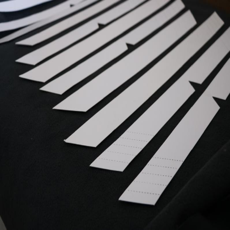 Hochwertige Shirt Liner Factory Paper Board für Handtasche \\\\ Clothing \\\\ Schuhe \\\\ Zubehör Paket Pappbord Benutzerdefiniertes Stoffpaptplattern Verpackung Liner Kragen Streifen Papier benutzerdefinierte