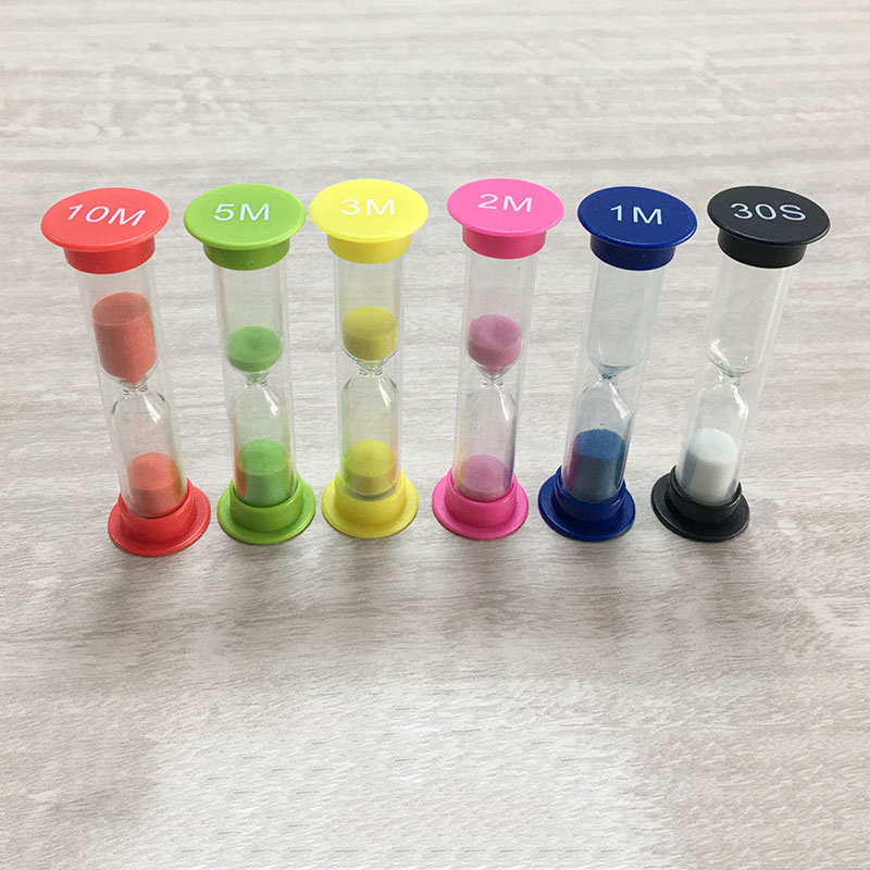 Großhandel 1 2 3 4 5 Minuten bunte Plastik -Sand -Timer -Sanduhr für Kinderspielzeug und Brettspiel Sanduhr und Würfel