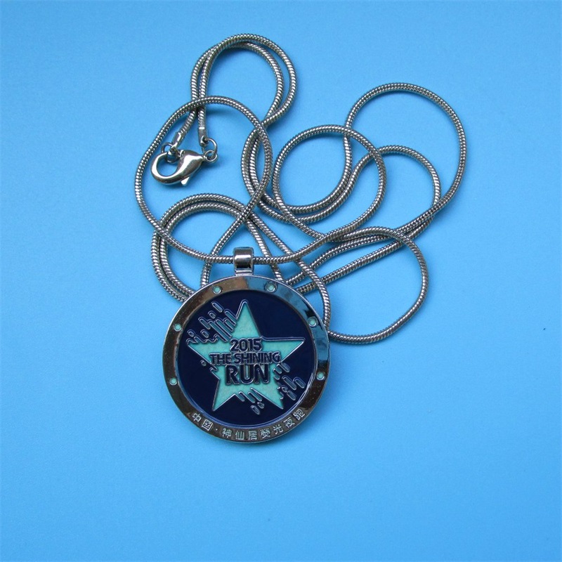 Modedesign Soft emailliertes benutzerdefinierte Medaillon Halskette Medal of Honor