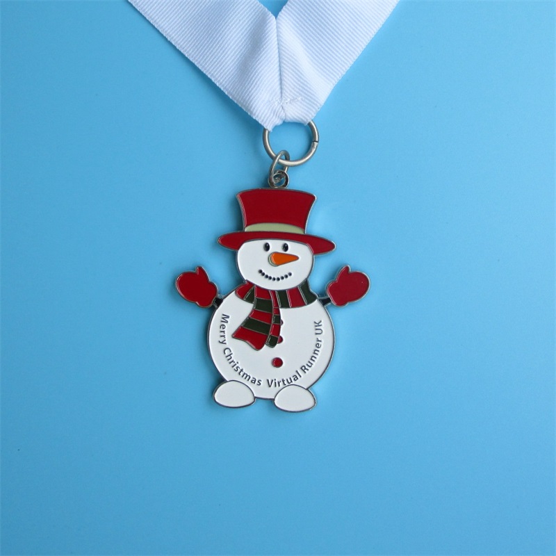 Kostenloses professionelles Design Weihnachtsmetallgeschenk Schneemann Medaillon Anhänger Sportmedaille