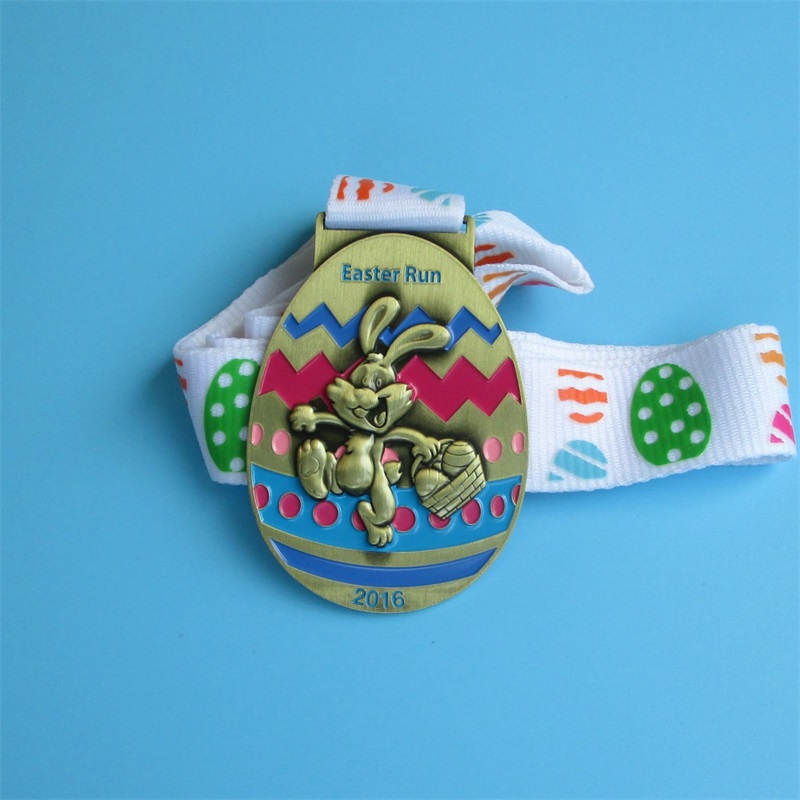 Bunte weiche Emaille Antique Plattiersportlegungsmedaille mit Band