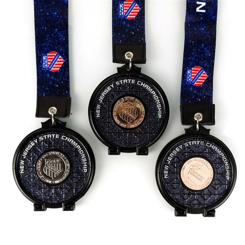 Handdesign Race Metalglas Medaillen Antike plattierte Winterspiele 2022 Medaillen