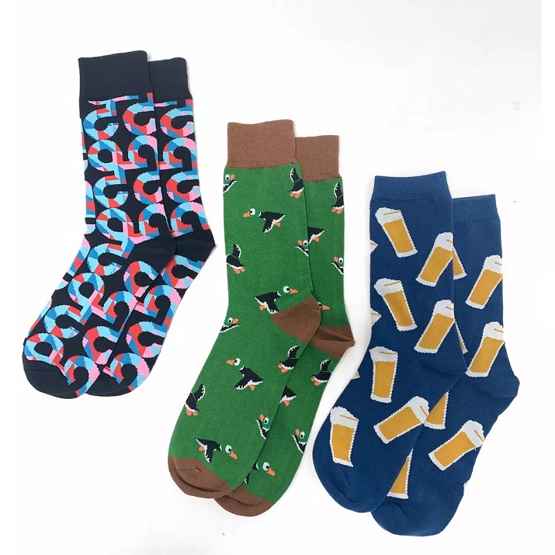 Mode kämmte Baumwoll -Logo -Kleidersocken für Männer