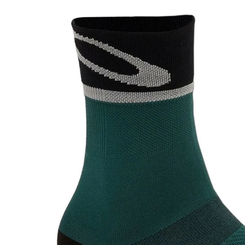 Maßgeschneiderte Terry-Kompressionssocken sportliche Anti-Rutsch-Grip-Fußball-Socken Kurzsport-Radsportsocken