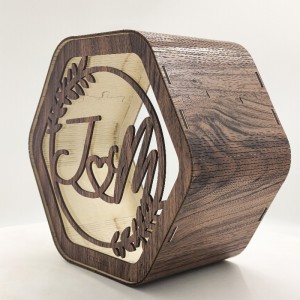 Hölzerne Anmeldungsbox