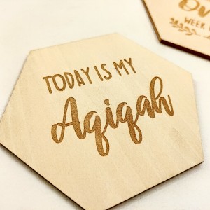 Hölzerne Meilensteinkarte Holzlaser geschnitztes Polygon Babys erster Geburtstag Souvenir Baby Monatskarte