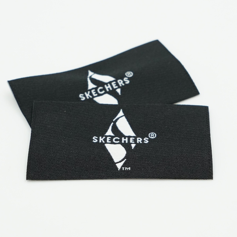 Großhandel Kleidungsstücke Designs Custom Logo Kleidung Hemd Tags Kleidungsstücke Baumwollmarke Labels Kleidung gewebtes Label umweltfreundlich