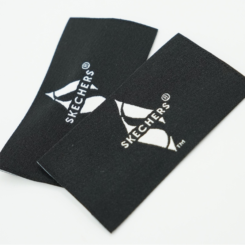 Großhandel Kleidungsstücke Designs Custom Logo Kleidung Hemd Tags Kleidungsstücke Baumwollmarke Labels Kleidung gewebtes Label umweltfreundlich