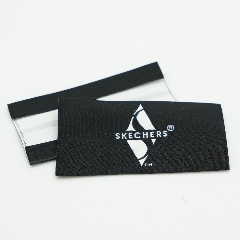 Großhandel Kleidungsstücke Designs Custom Logo Kleidung Hemd Tags Kleidungsstücke Baumwollmarke Labels Kleidung gewebtes Label umweltfreundlich