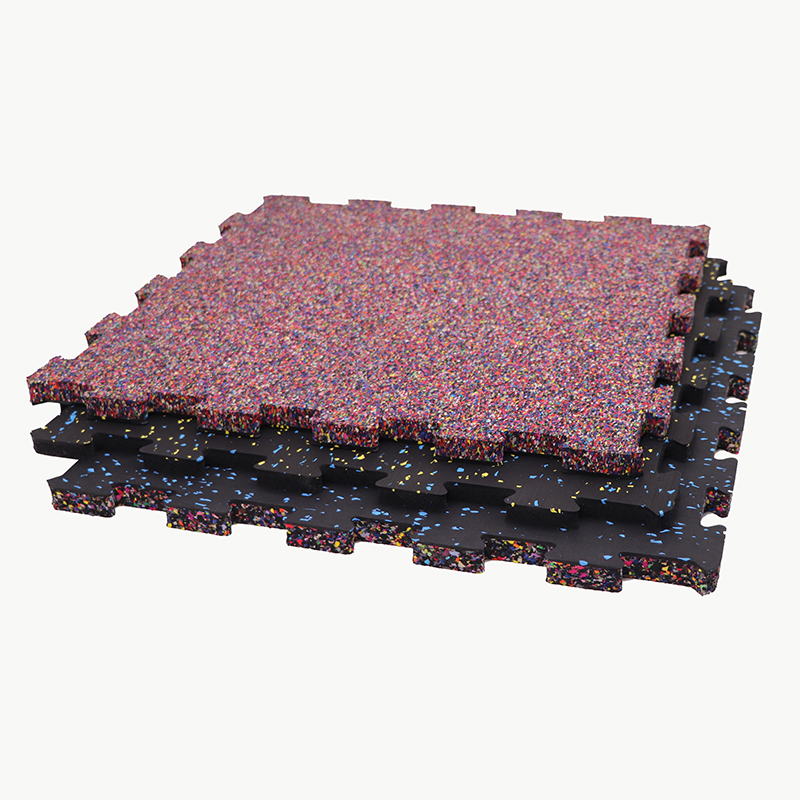 Ineinandergreifende Gummimatten