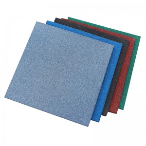 Gummifliesen im Freien