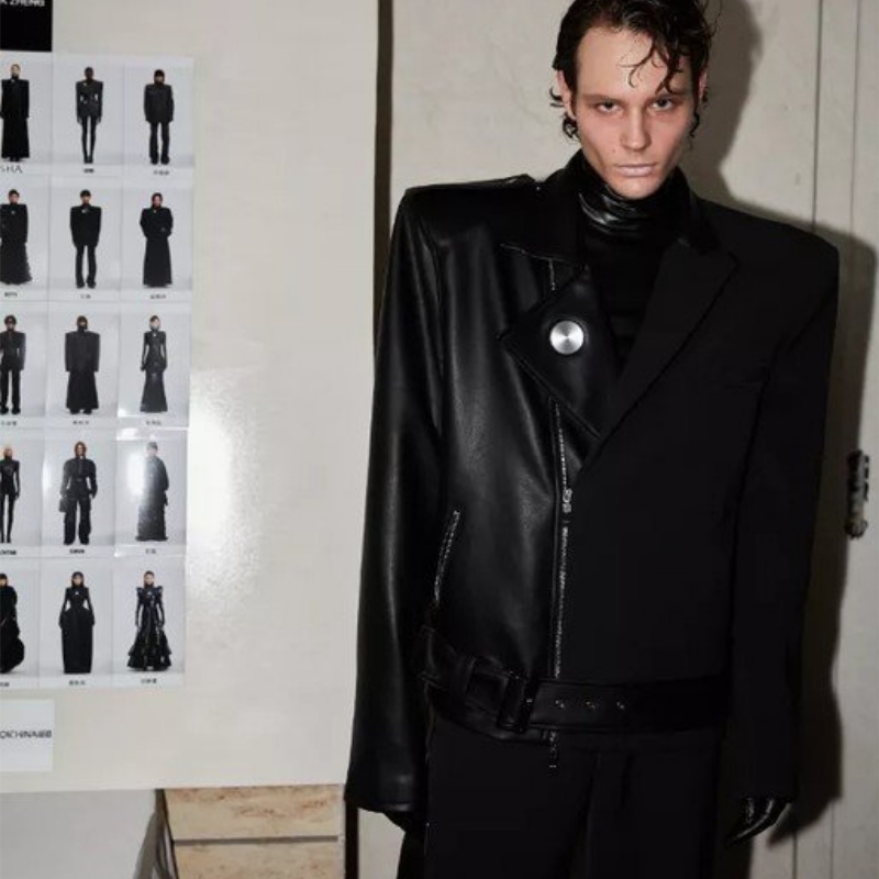 Farbe/layered monochrom/black mit schwarz