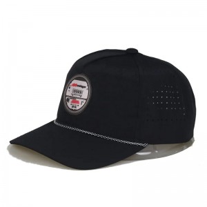 Benutzerdefinierte wasserdichte Lasergeschnittene Loch Perforated Hut 5 Panel Gummi -PVC -Logo -Baseballkappe