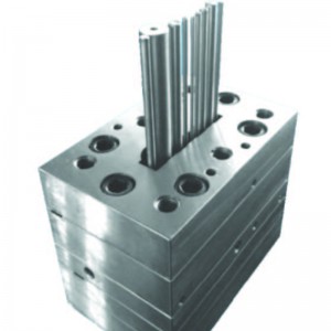 Kunststoff -Extrusionsform mit Fensterkante