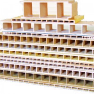 Kunststoff -Extrusionsform mit breiter Tür