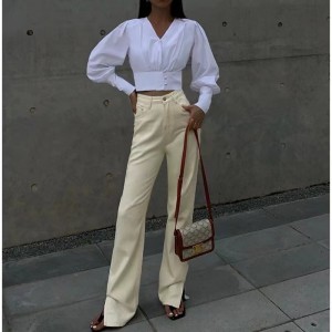 Weißes V-Ausschnitt Longärmed Hemd weibliche Design Sinn Nische Neues dünnes Laternenhülle Top