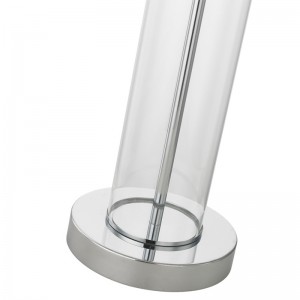 Clear Glas Tischlampe mit poliertem Chrom Finish im Hotel Gästezimmer
