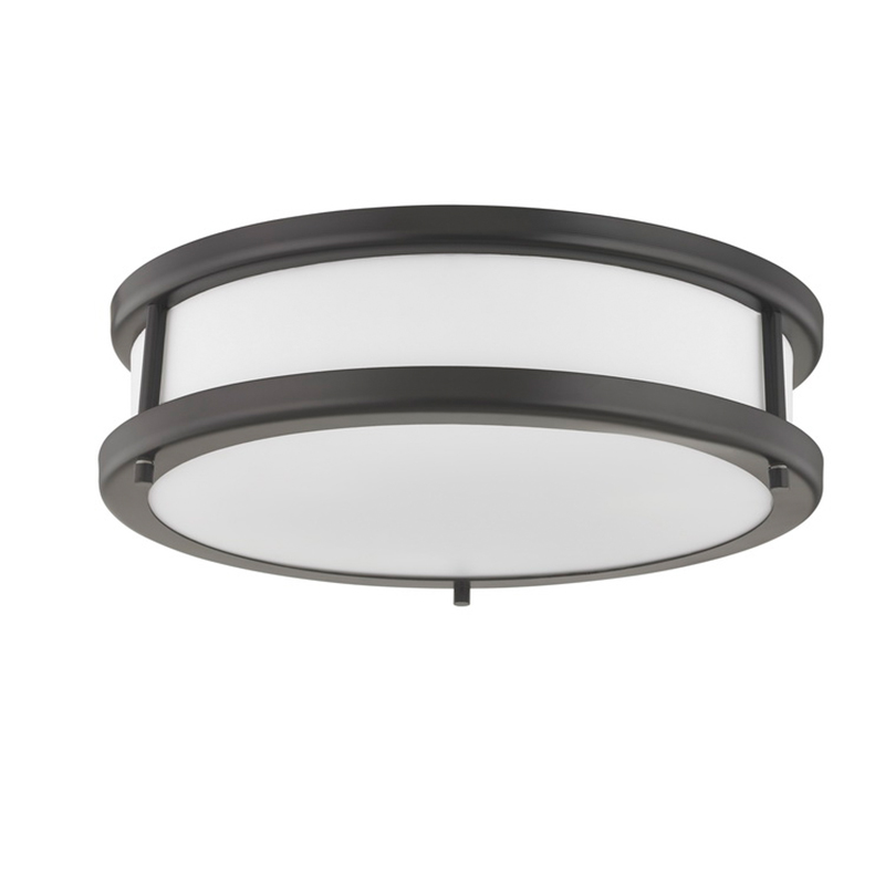 Delta Hotel Deckenlampe mit dunkler Bronze -Finish im Gästezimmer und Korridor