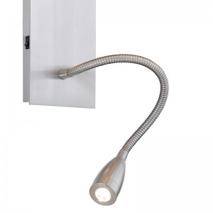 Hospitality Hotel Wall Sconce mit gebürstetem Nickelfinish und rechteckiger Stoffton im Hotel typisch Gästezimmer