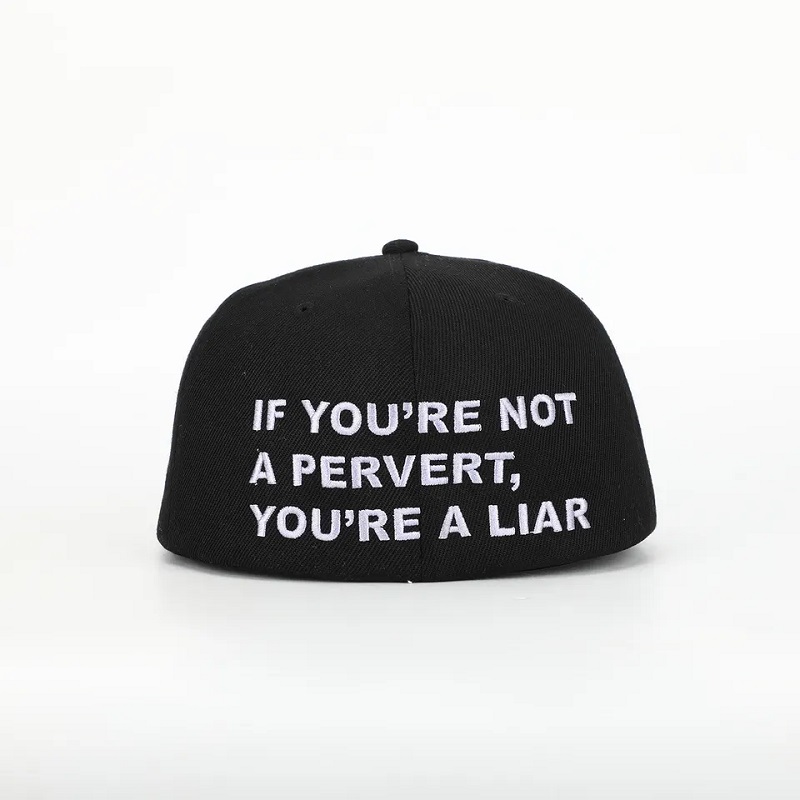 Benutzerdefinierte 6 Panel schwarzer Acryl geschlossener Rückenflex Flex Fit Gorras Cap ausgestattet Hut 3d Stickglotzu Grüne Unterbrim Hip Hop Snapback Cap