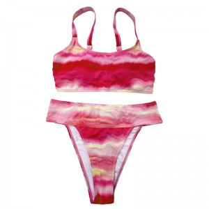 Rosenrosa-Verlauf mit breiten Schultergurt-Komfortfalten