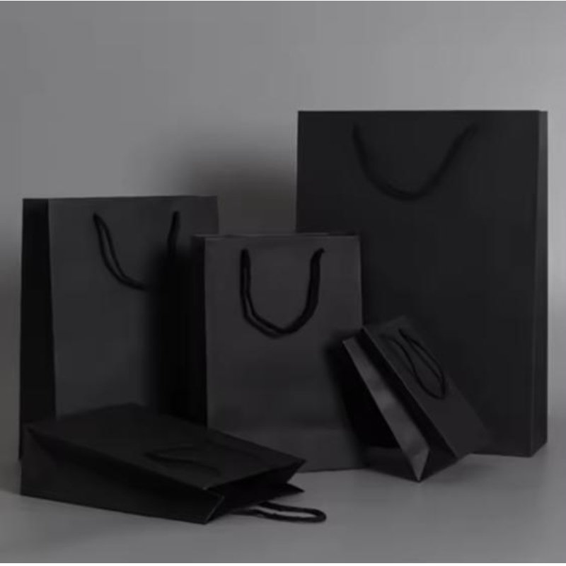 Luxus schwarze Verpackungspapiertüten gedrucktem Custom Logo Kleidung Einkaufsgeschenk Schmuckweinweinbeutel gedruckt