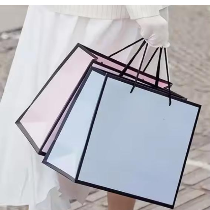 Custom Luxury Clothing Retail Packing Bag weiß Geschenktüte Bolsas de Papel Einkaufspapiertüten mit Griffen für Kleidung