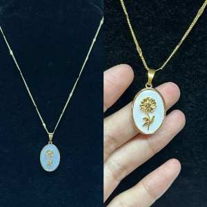 Gold-Plattierte blumige Anhängerkette mit Mutter-von-Pearl Inlay für zeitlose Eleganz und alltäglicher Luxus
