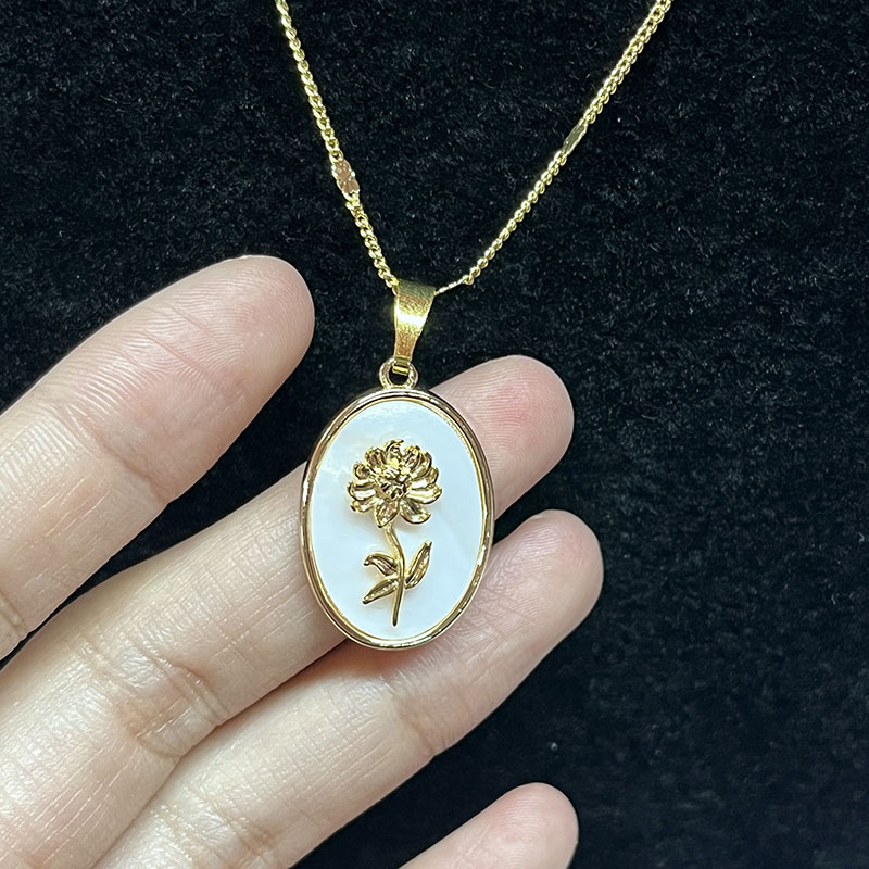 Gold-Plattierte blumige Anhängerkette mit Mutter-von-Pearl Inlay für zeitlose Eleganz und alltäglicher Luxus