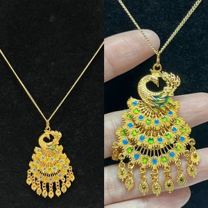 Luxus 18K Gold-Peacock Anhängerkette mit Hand mit Hand-Lackierter Emaille -Details und baumelnder Goldzauber für Frauen
