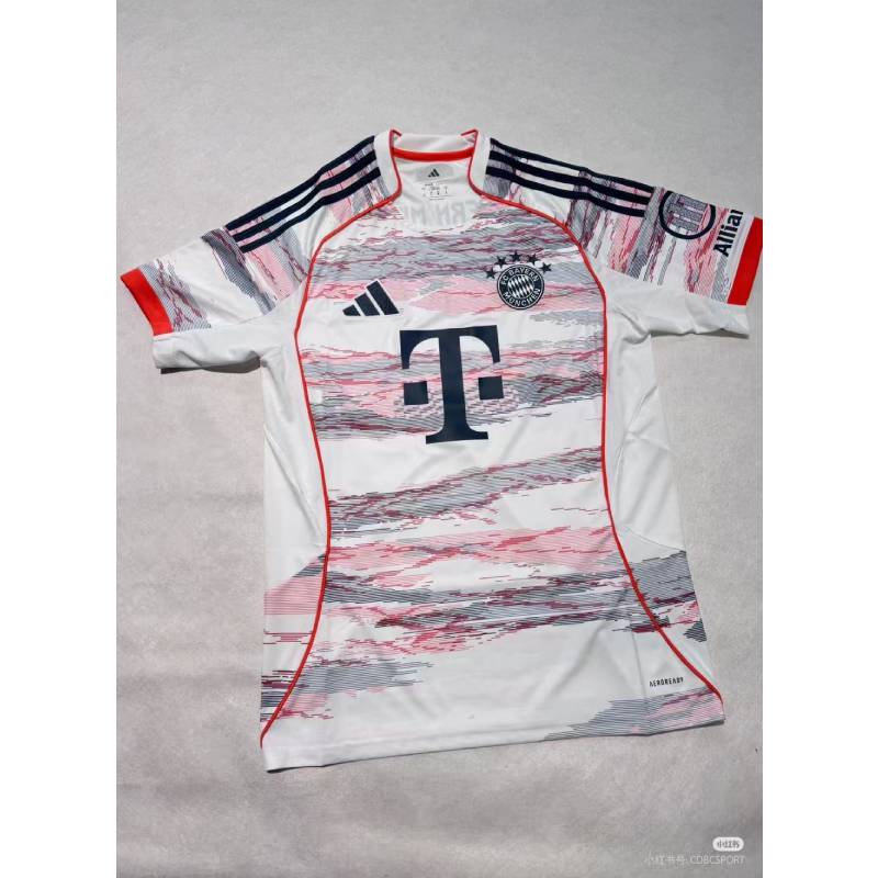 25/26 Bayern Away -Trikots in derneuen Saison von